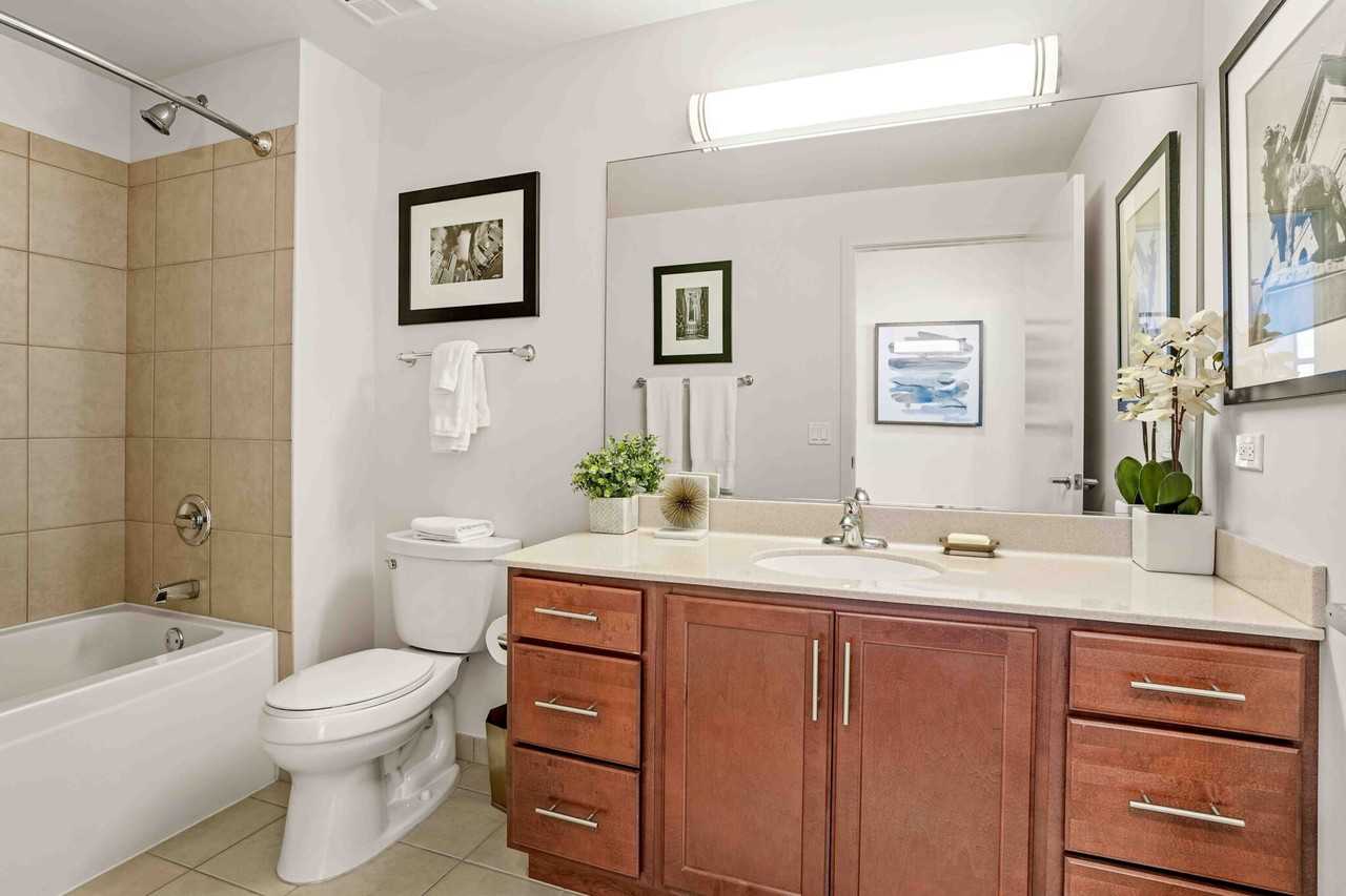 555 W Kinzie St #2-2 - Photo 7 of 32