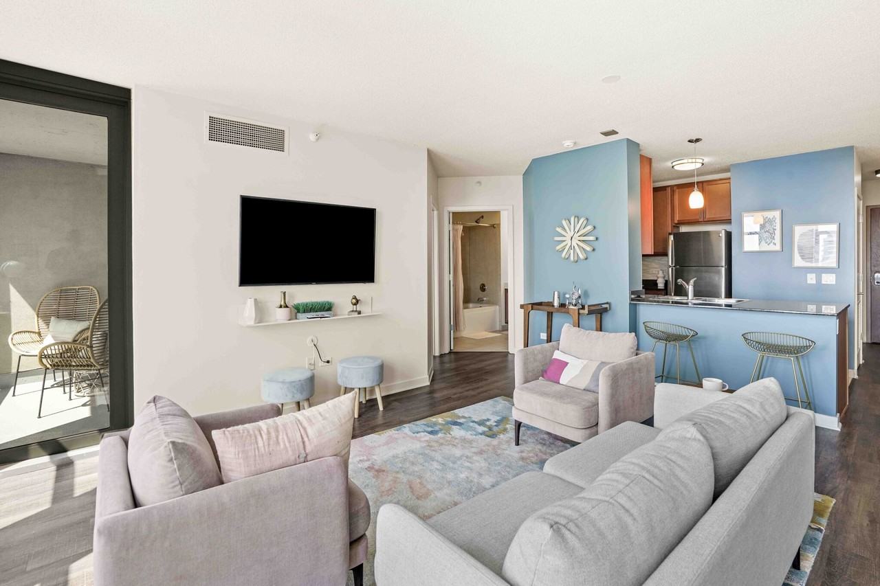 555 W Kinzie St #1-1 - Photo 3 of 36