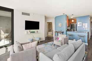 555 W Kinzie St #1-1 - Photo 1 of 1