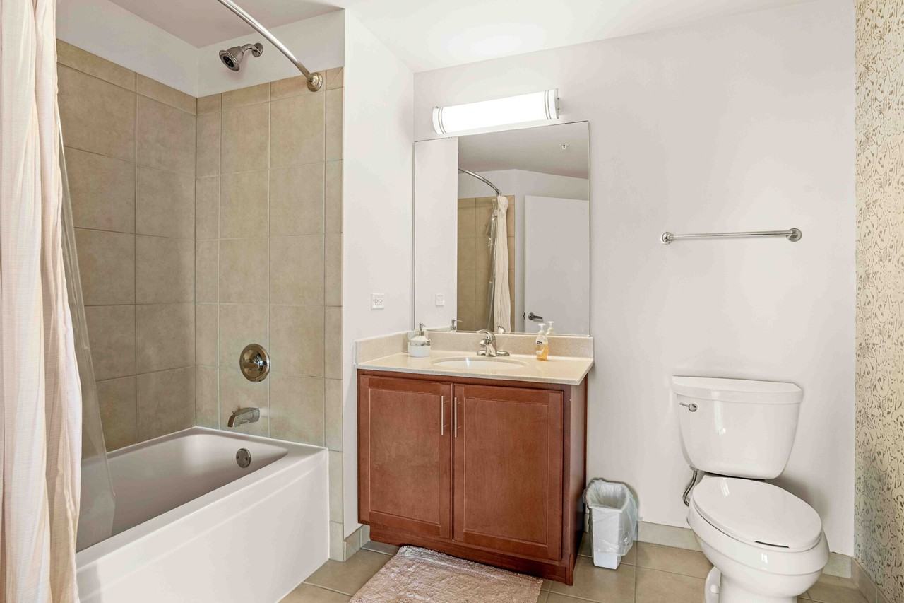 555 W Kinzie St #1-1 - Photo 7 of 36