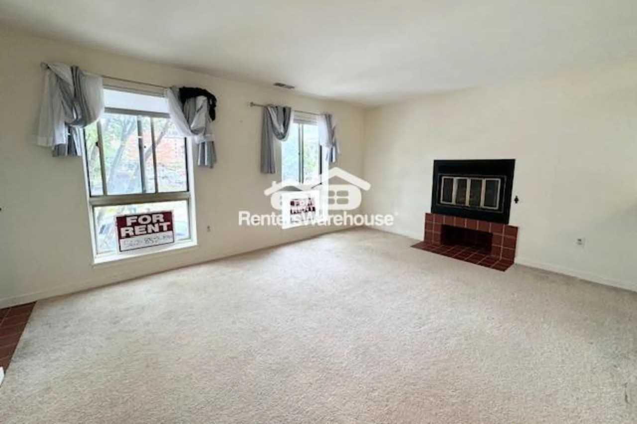 403 S Sharp St - Photo 2 of 16