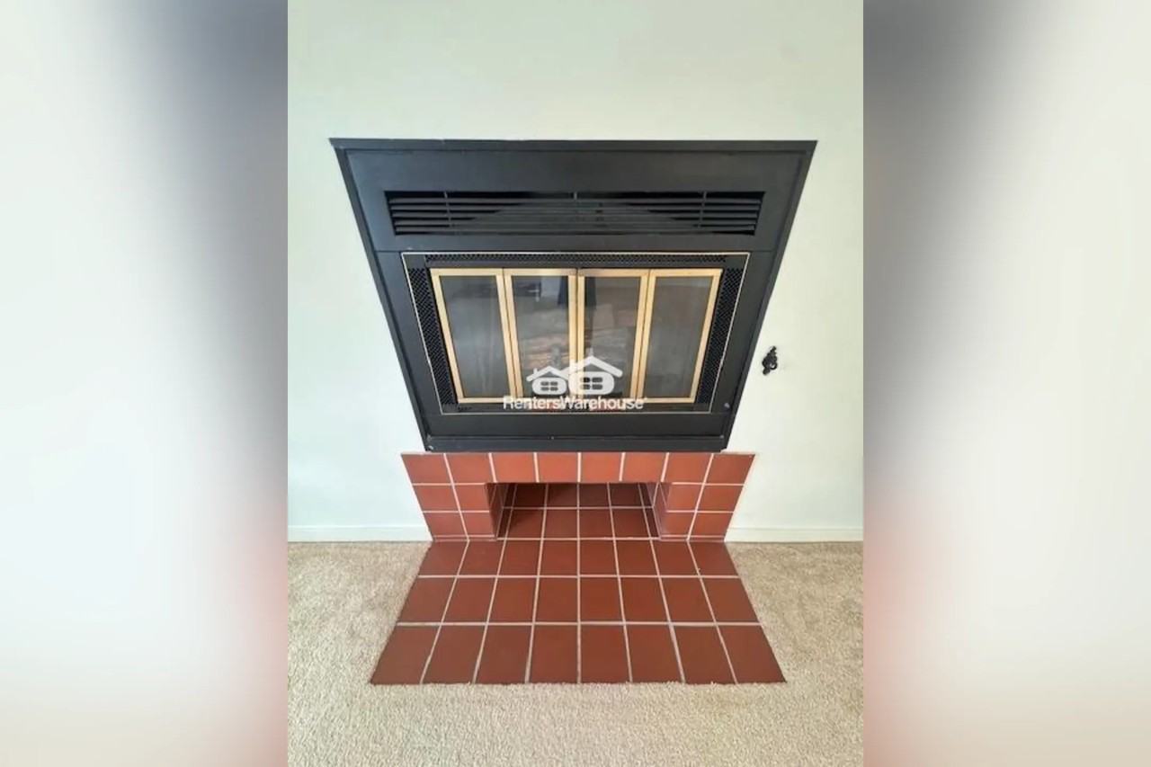 403 S Sharp St - Photo 3 of 16