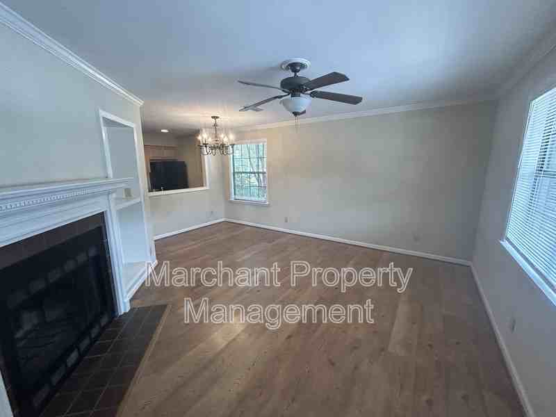 408 Townes St #14 - Photo 5 of 13