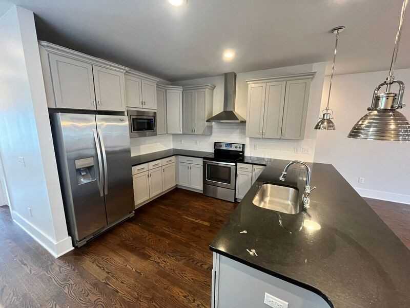 1003B Spain Ave - Photo 3 of 24