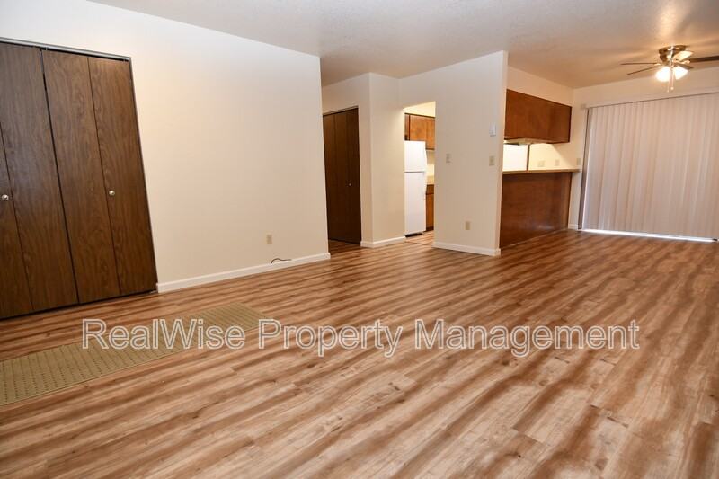 1417 Bebeau Ln - Photo 3 of 12