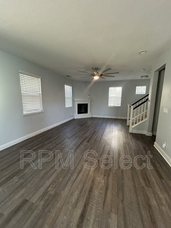 1165 N Station Dr - Photo 2 of 17