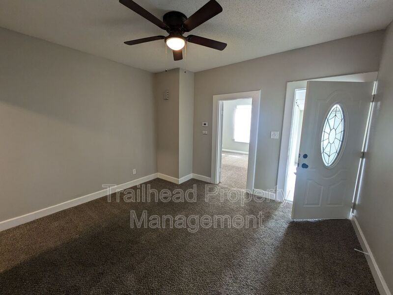 3122 N 10th St - Photo 3 of 14