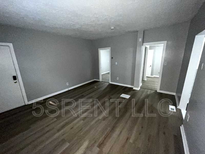 240 S Mary Ellen St - Photo 2 of 19