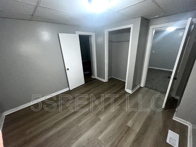 240 S Mary Ellen St - Photo 7 of 19