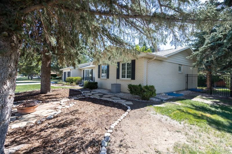 903 Ridgeland St - Photo 4 of 49