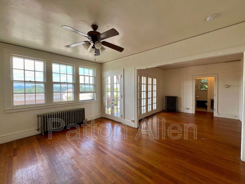 116 E Chestnut St #32 - Photo 2 of 26