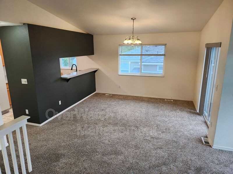 705 Pearl Dr - Photo 2 of 17