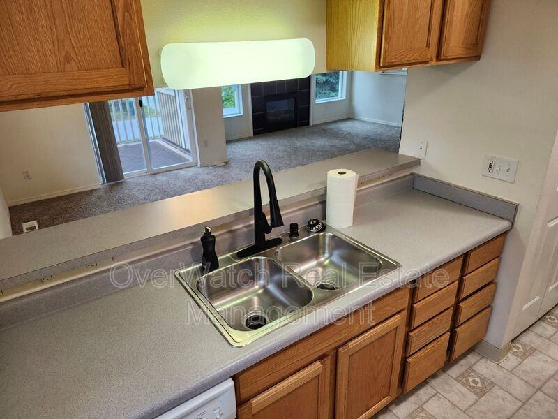 705 Pearl Dr - Photo 4 of 17