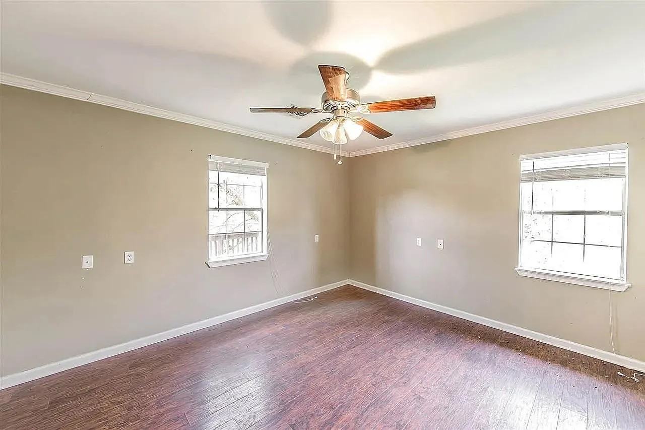 110 Lacache St - Photo 5 of 13