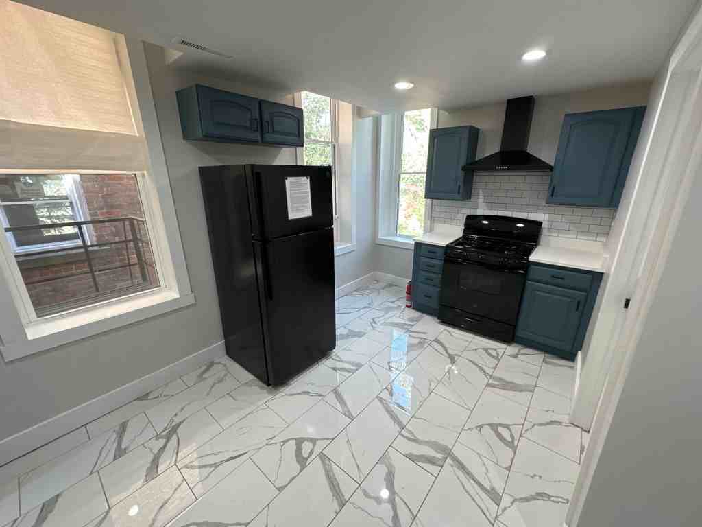 2153 Loth St - Photo 3 of 7