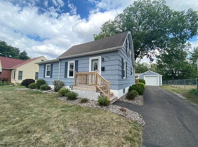 3922 Zane Ave N - Photo 2 of 18