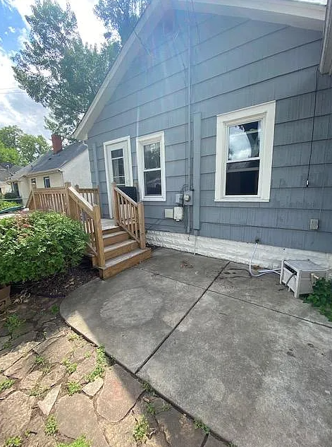 3922 Zane Ave N - Photo 3 of 18