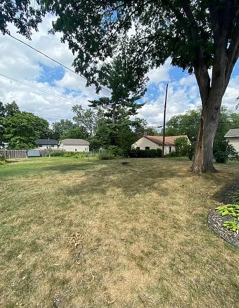 3922 Zane Ave N - Photo 4 of 18