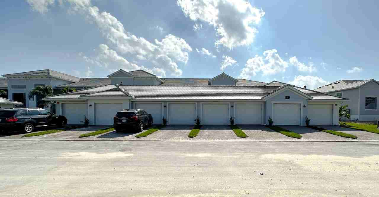 14204 Heritage Landing Blvd #718 - Photo 2 of 32