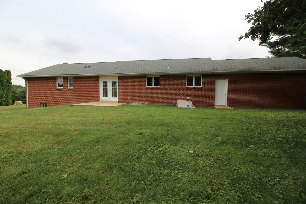 1423 Slate Hill Rd - Photo 2 of 17