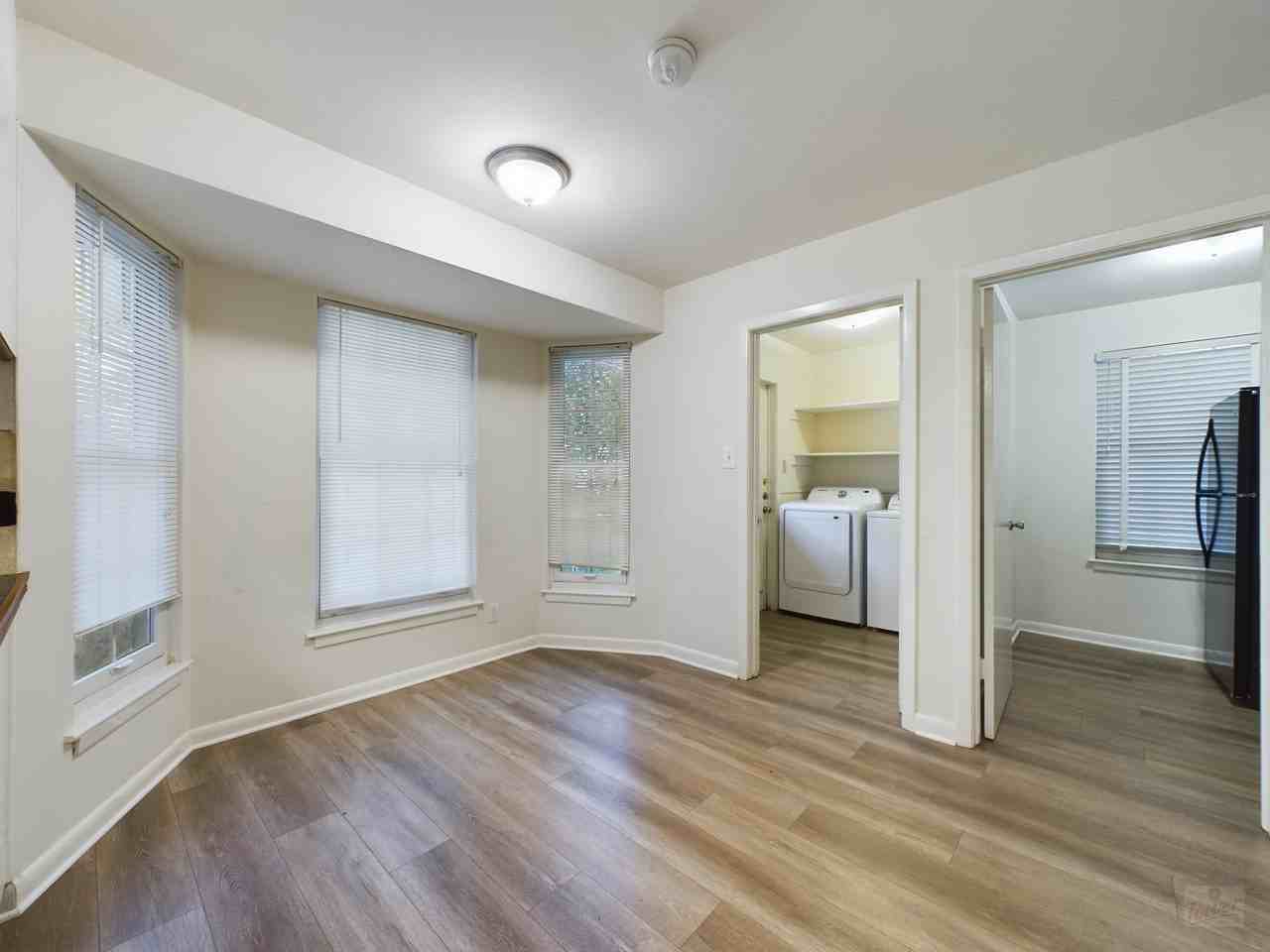 817 E 38th St - Photo 4 of 30