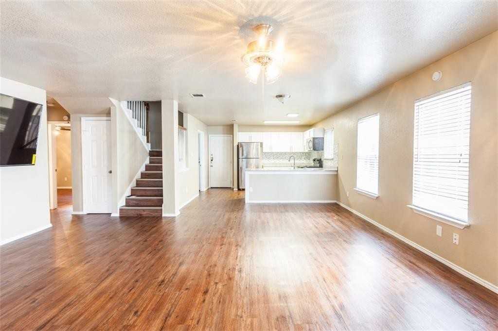 506 W 35th St - Photo 5 of 42