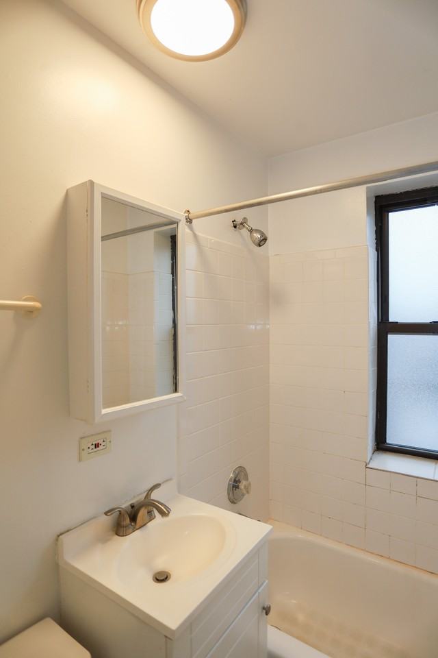 6214 N Winthrop Ave #209 - Photo 5 of 9