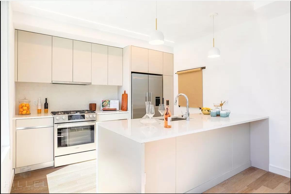 Pierrepont St #18D - Photo 3 of 20