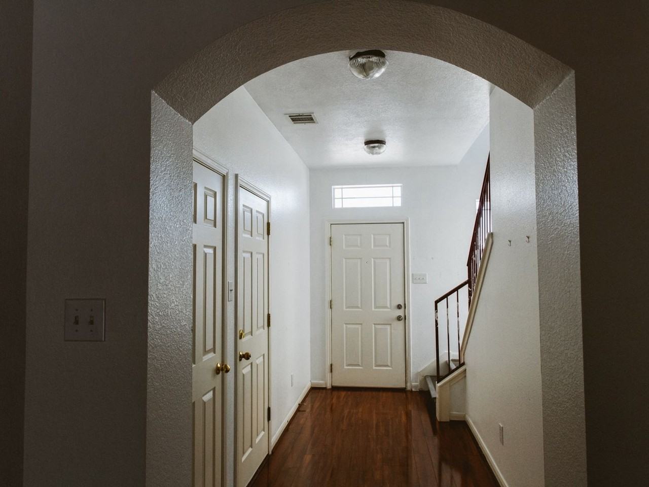 8913 Mountain Shadows Cv - Photo 2 of 24