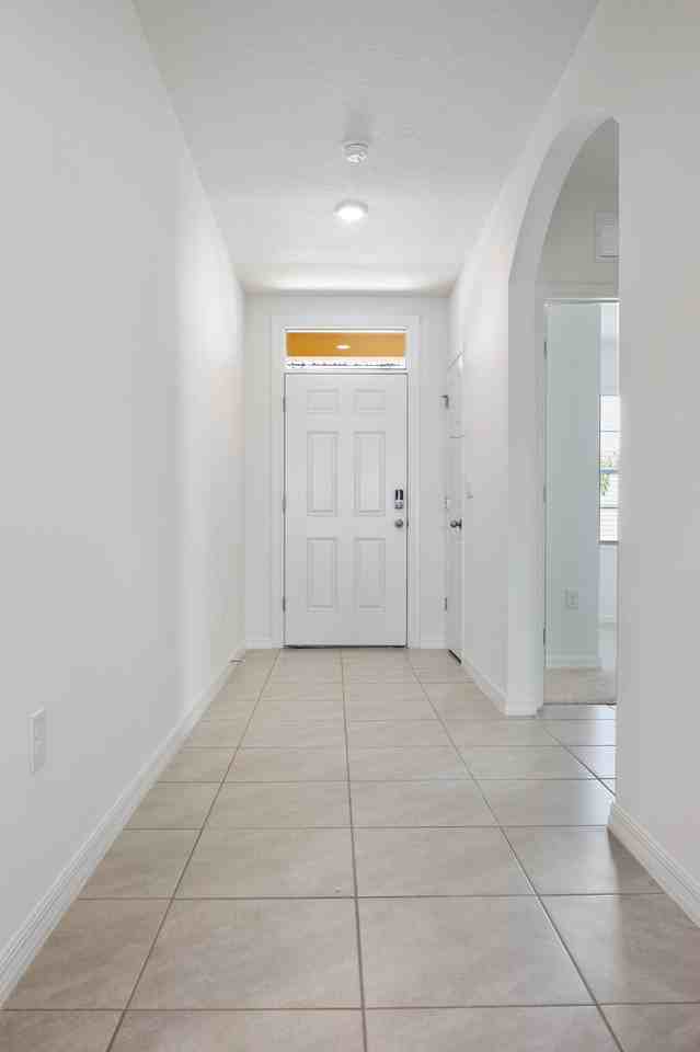 1833 Capital Dr Se - Photo 6 of 34