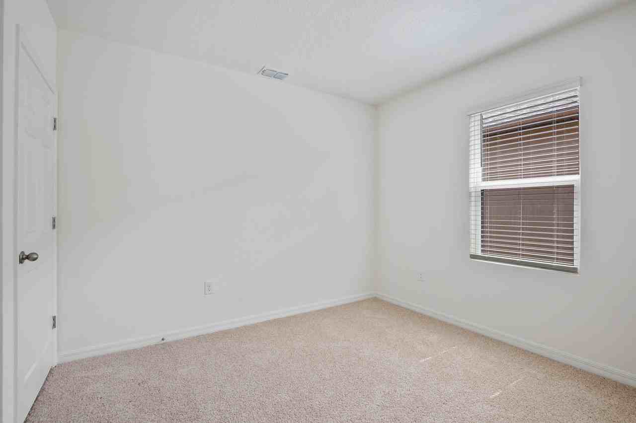 1833 Capital Dr Se - Photo 5 of 34