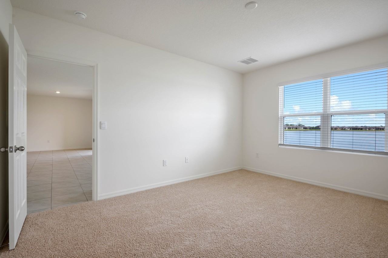 1833 Capital Dr Se - Photo 6 of 34