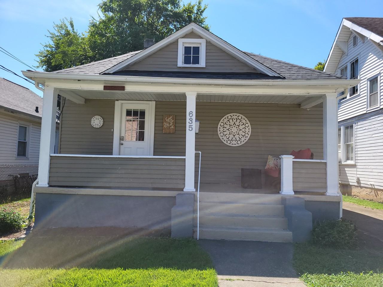 635 Mountain Ave Se - Photo 2 of 29