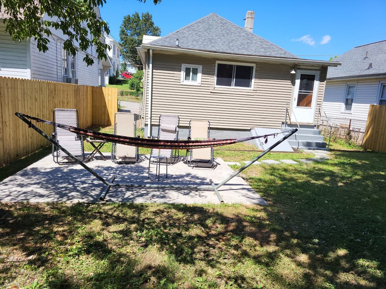 635 Mountain Ave Se - Photo 4 of 29