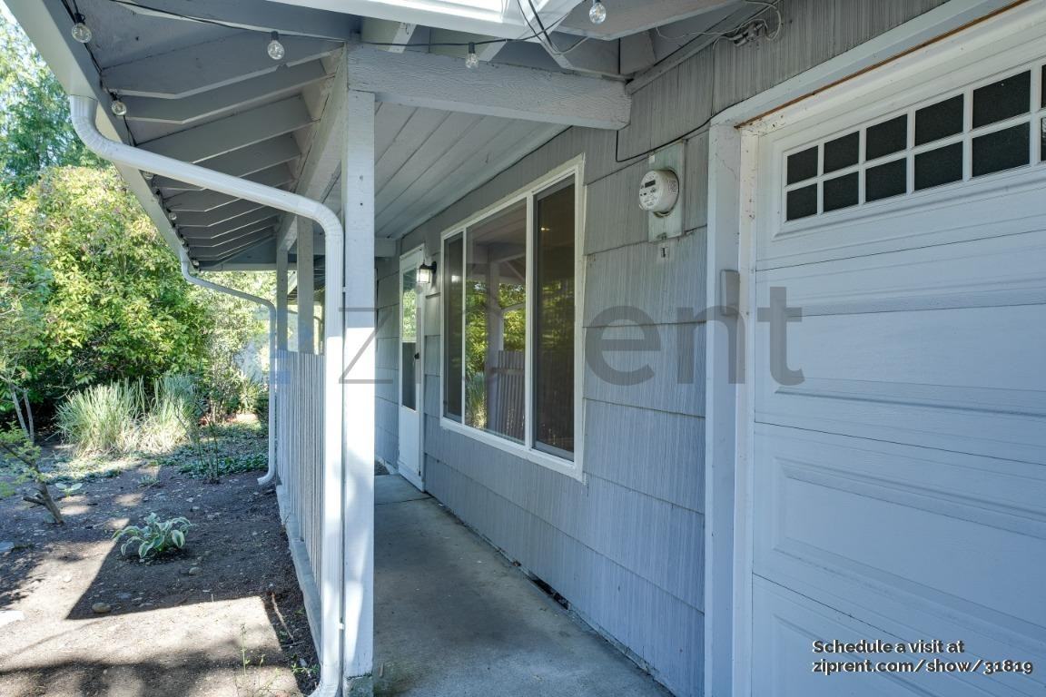 13044 111th Ave Ne - Photo 2 of 21