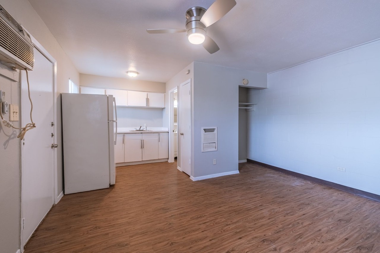 903 Springdale Rd #G - Photo 5 of 14