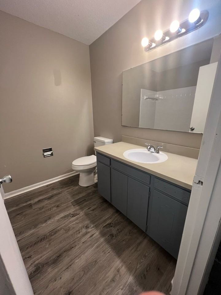 80 Edgewood Cir - Photo 3 of 7