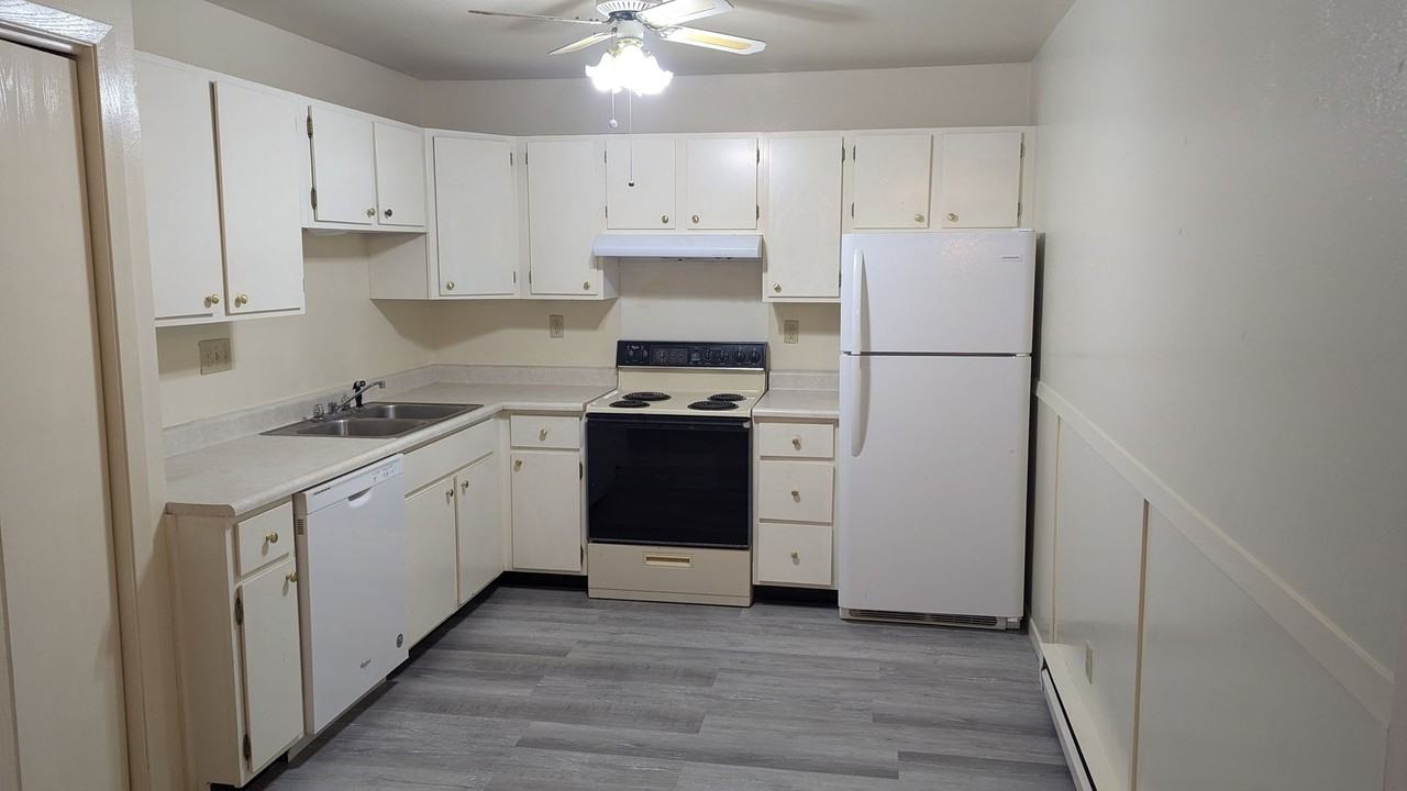 505 Chestnut St - Photo 2 of 4