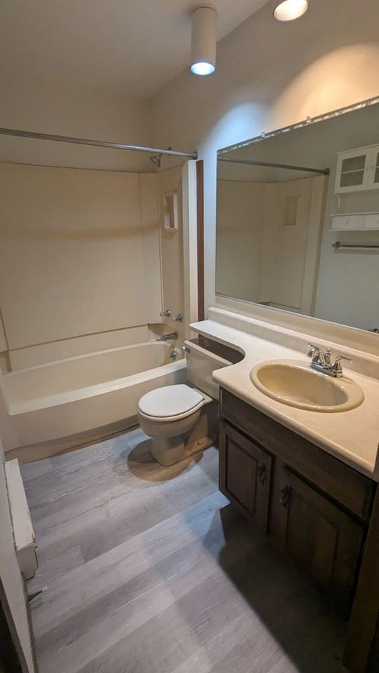 505 Chestnut St - Photo 3 of 4