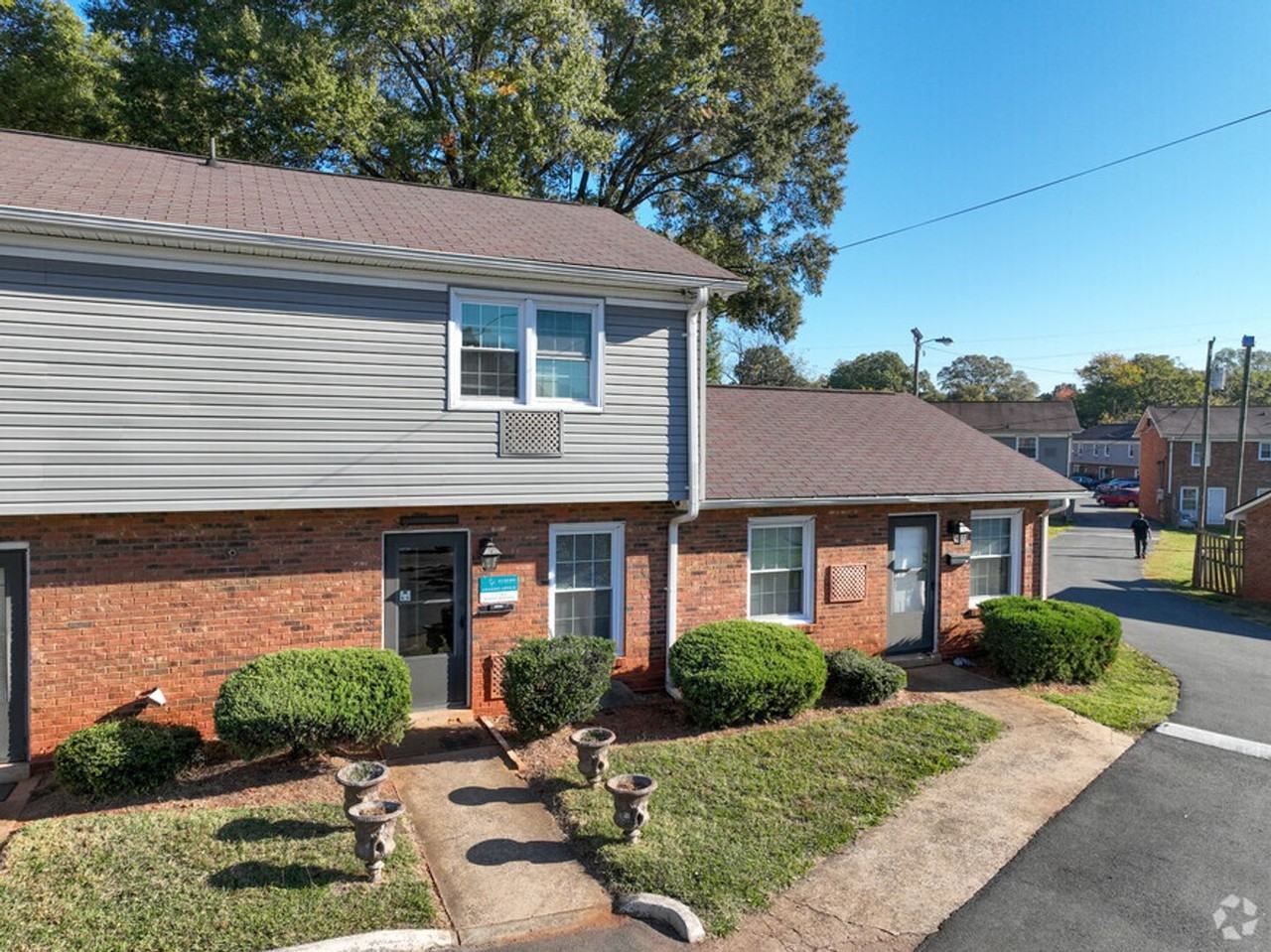 Affordable Updated 1,2,3&4 Bedroom Units!!!! Newly Renovated!!!! Available Now! - Photo 2 of 40