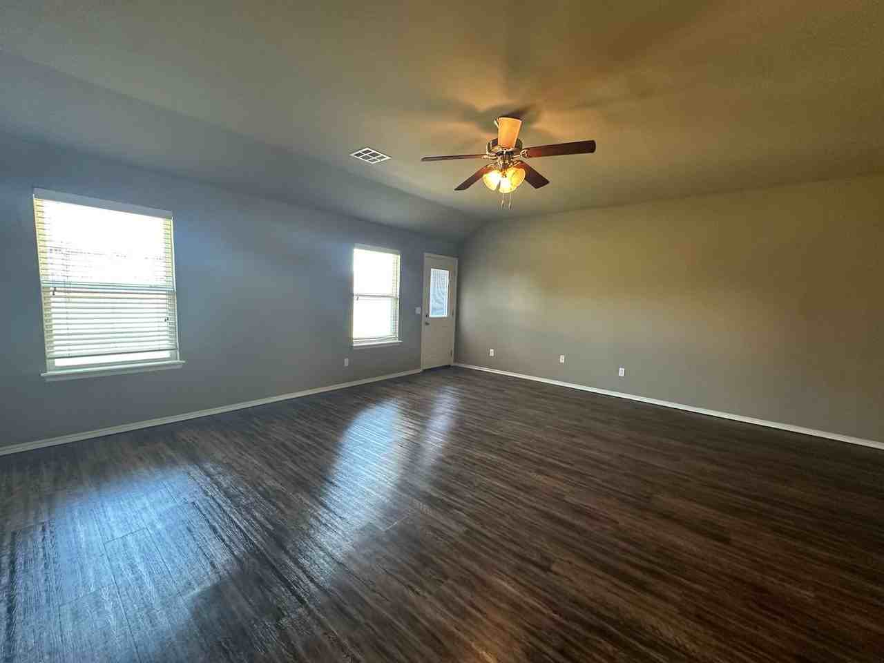 8517 Sw 50th St - Photo 3 of 29