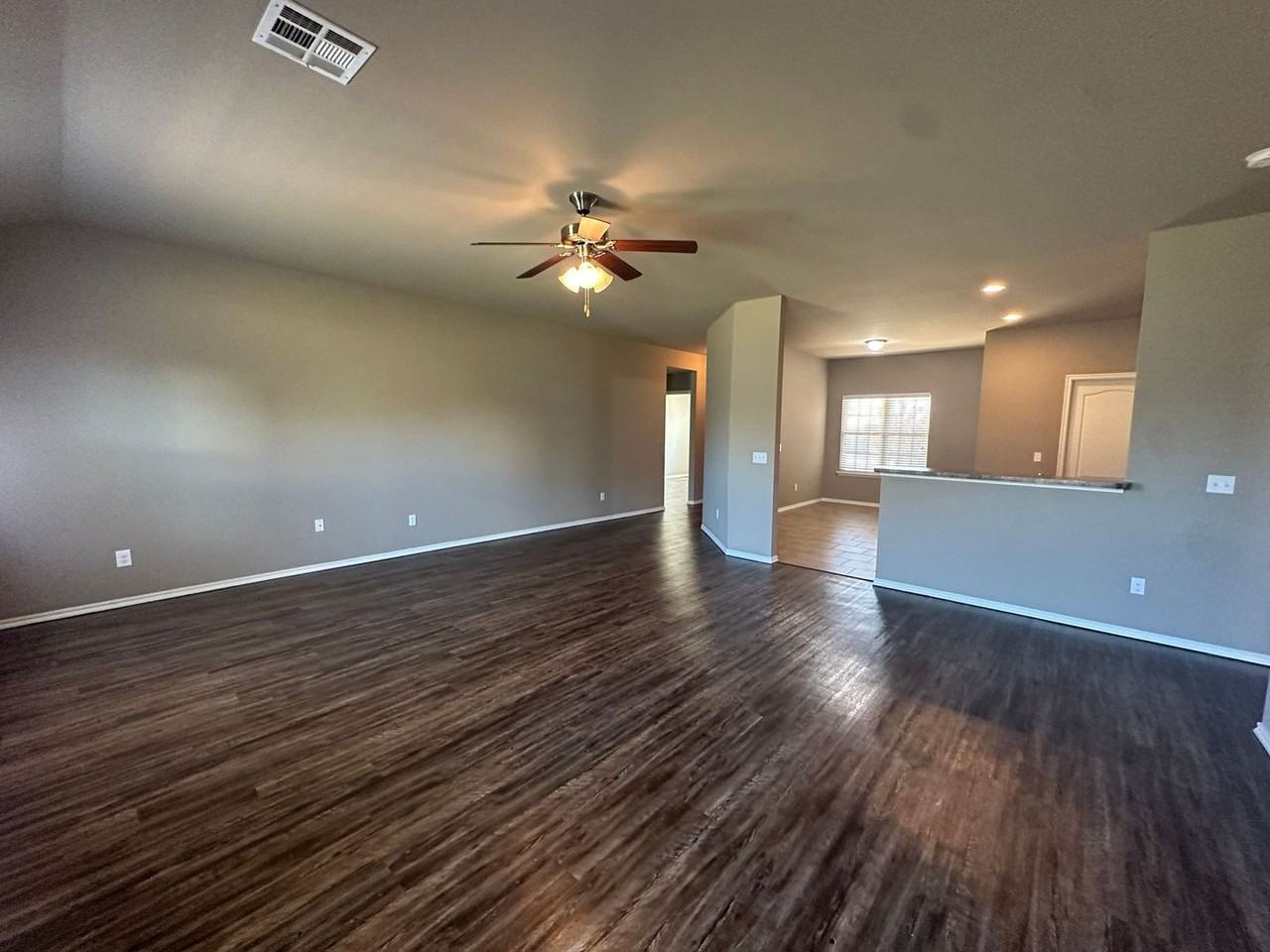 8517 Sw 50th St - Photo 4 of 29