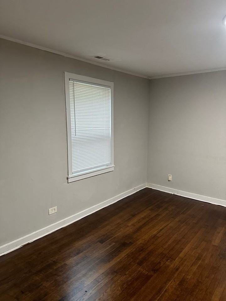 3036 Leroy St - Photo 3 of 5