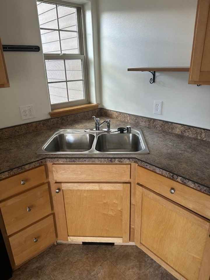 1719 Montana St - Photo 2 of 26