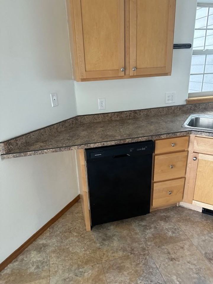 1719 Montana St - Photo 3 of 26