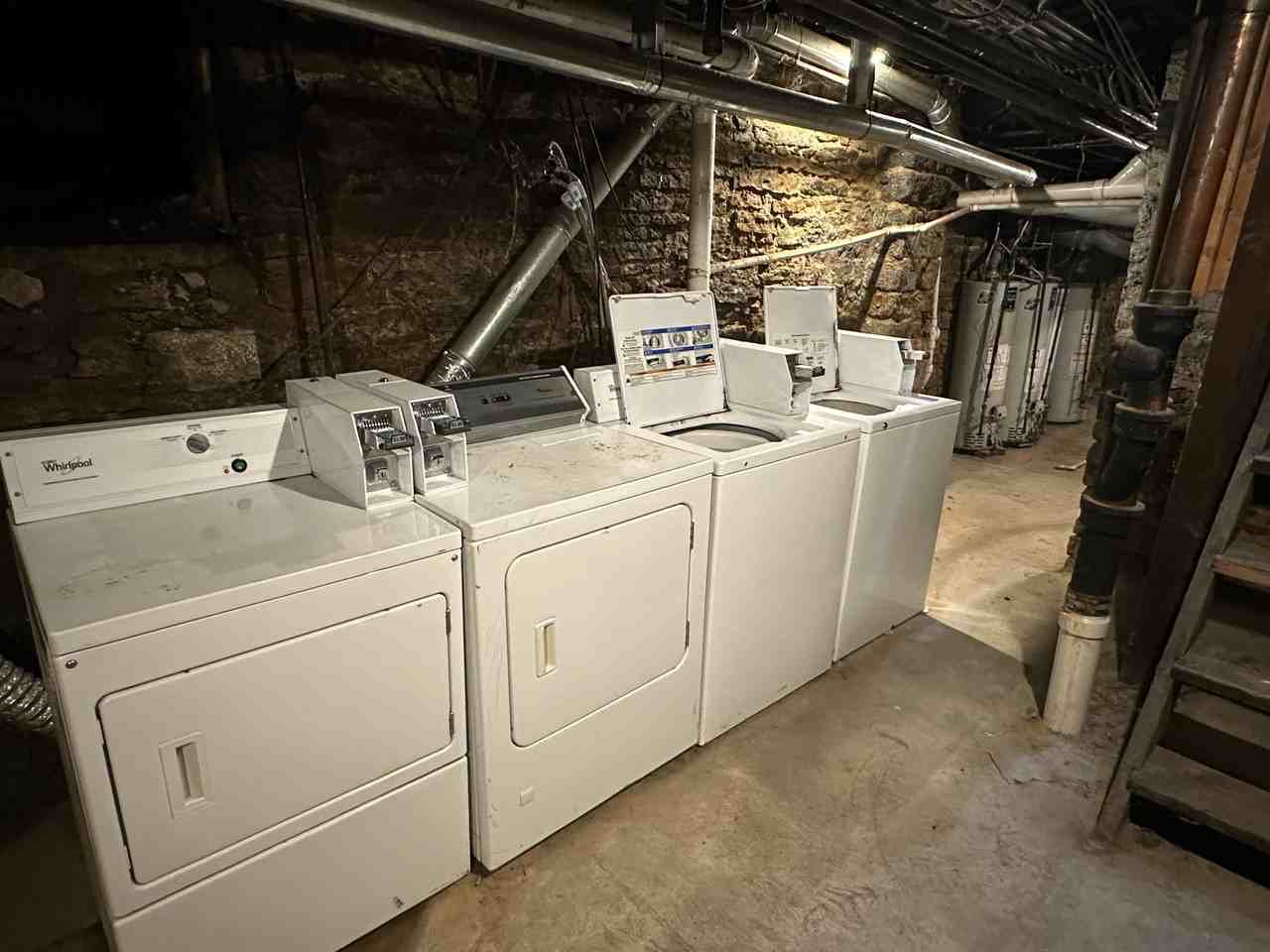 1435 Main St - Photo 3 of 4