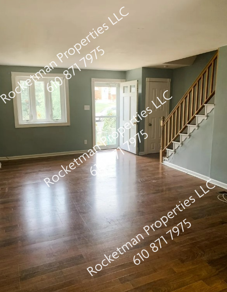 739 Taylor Dr - Photo 2 of 13