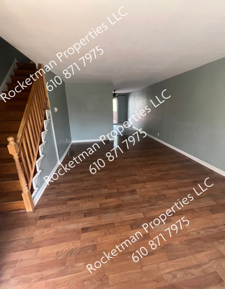 739 Taylor Dr - Photo 3 of 13