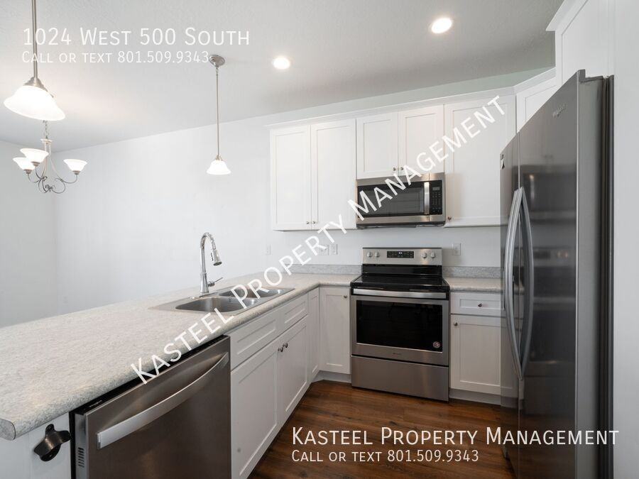 1024 W 500 S - Photo 2 of 20