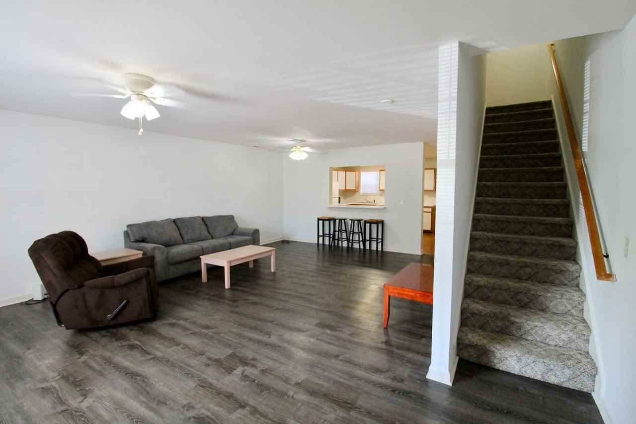 520 Pheasant Run Cir - Photo 3 of 36